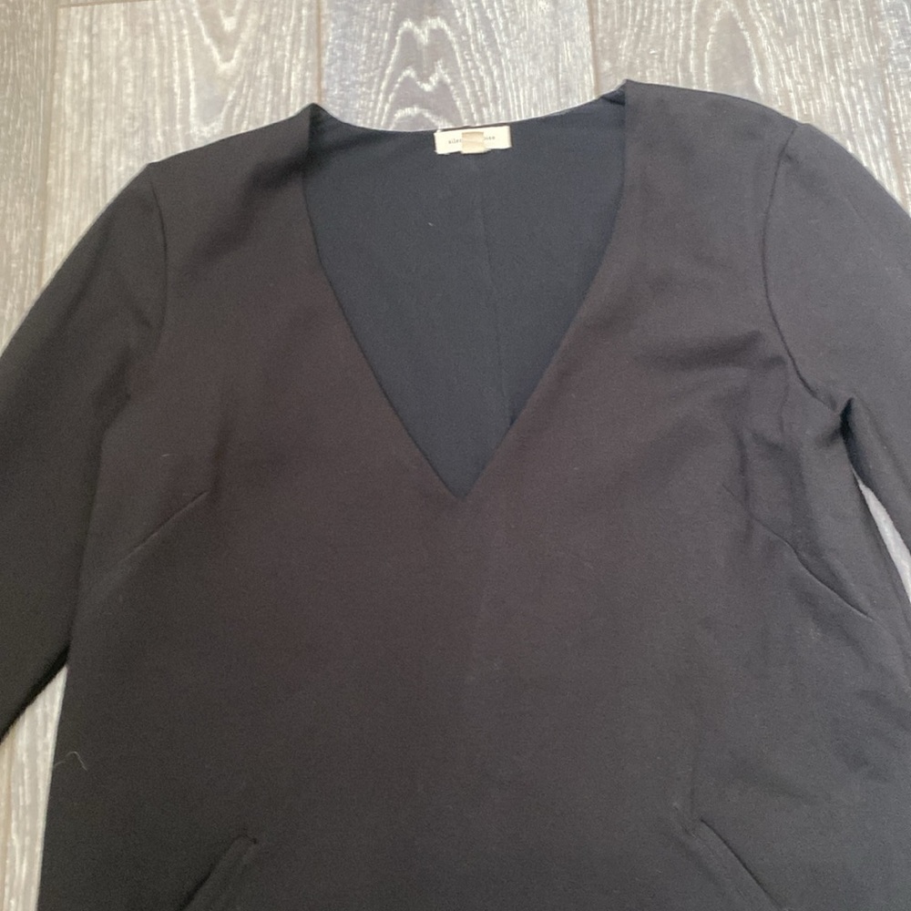 Silence & Noise Oslo deep plunge tunic dress - Picture 3 of 9
